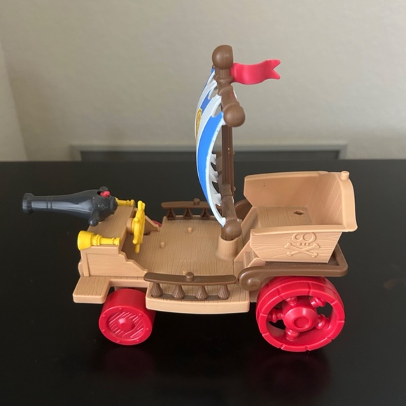 Disney’s Jake and Neverland Pirates Land Sail Wagon. - Picture 3 of 16